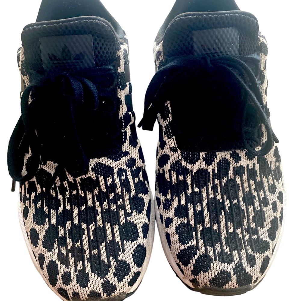 Black and white size 7 leopard print adidas tennis shoes